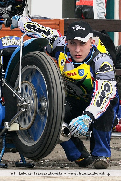 08